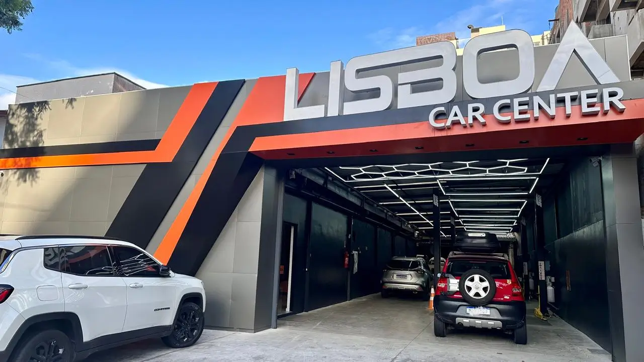 Fachada da Lisboa Car Center em Porto Alegre