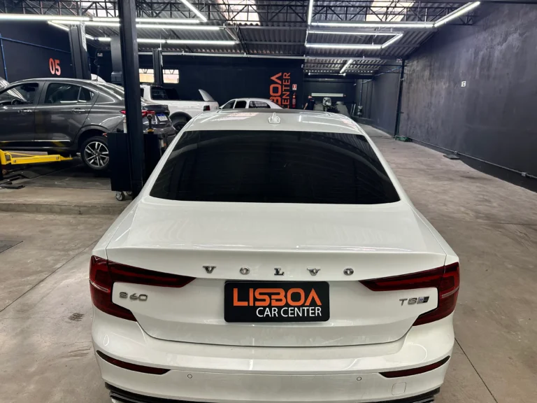 Oficina Especializada em Volvo em Porto Alegre: O Que Olhar Antes de Deixar o Carro