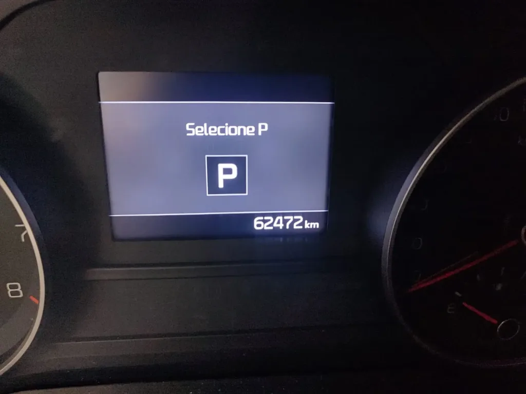 Painel do Kia Sportage 2019 com 62.472 km — revisão de velas e injetores na Lisboa Car Center Porto Alegre