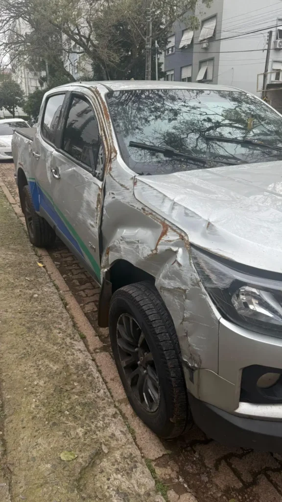 Lateral carona frente S10 2023 Atendida pela Lisboa Car Service, em Porto Alegre